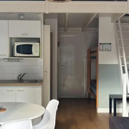 Confortable - 6 Pers. - Api-1-52-2363 Kamp alanı