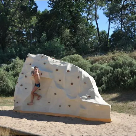 Kamp alanı Confortable - 6 Pers. - Api-1-52-2363 *