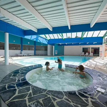 Confortable - 6 Pers. - Api-1-52-2363 Kamp alanı